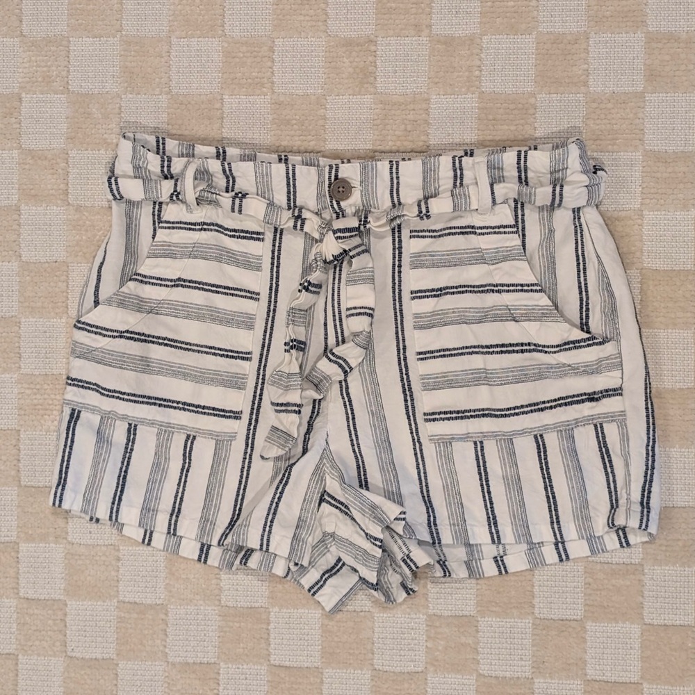 O’Neill White and Black Striped Linen Tie Shorts - Size 30